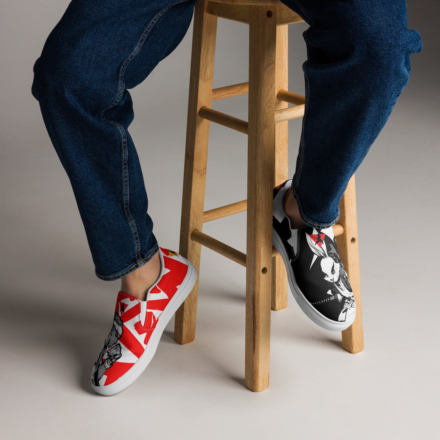 Red and black greyscale | Men’s slip-on canvas shoes